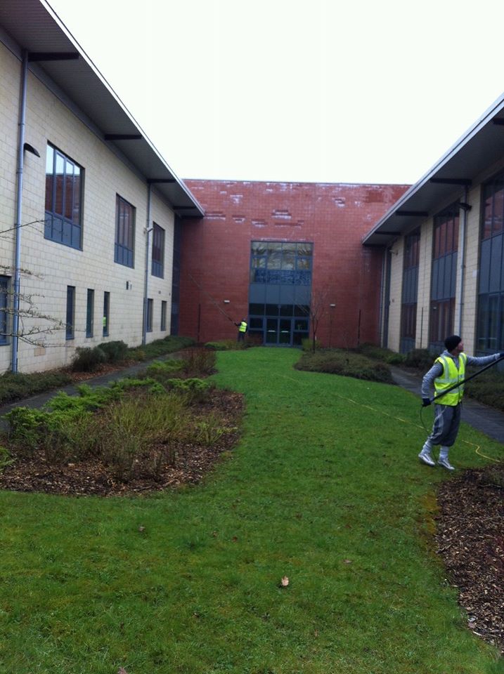 cleaning lower commercial windows
