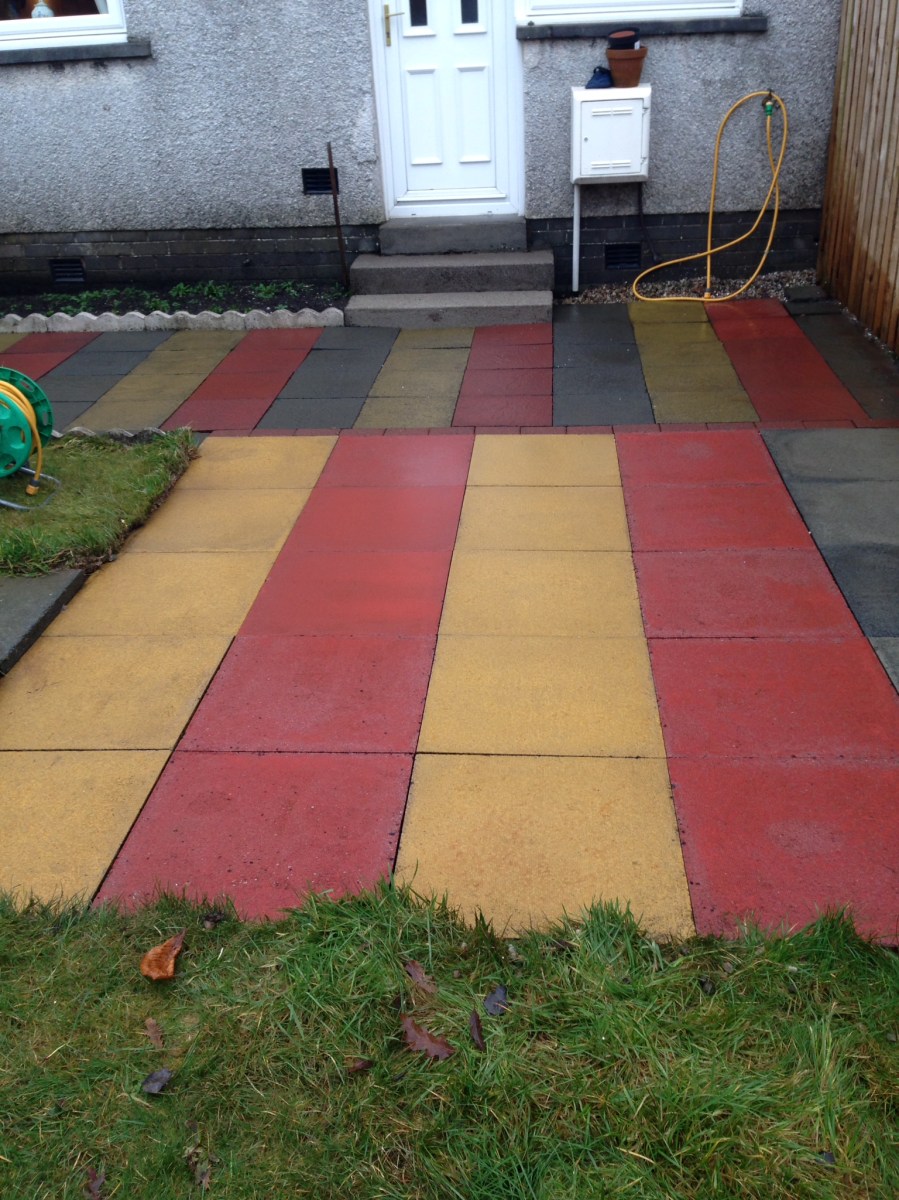 Clean paving slabs